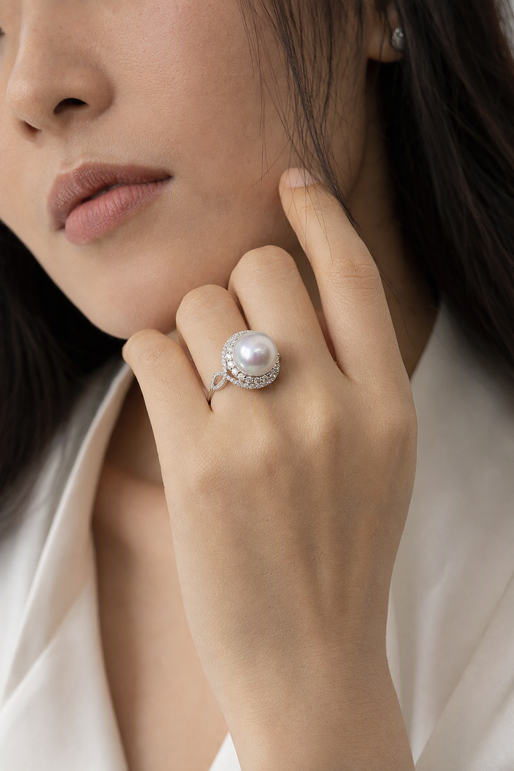 11–12mm White South Sea Pearl Leaf Wrap Sterling Silver Ring at realistic wearing scale with confirmed pearl size