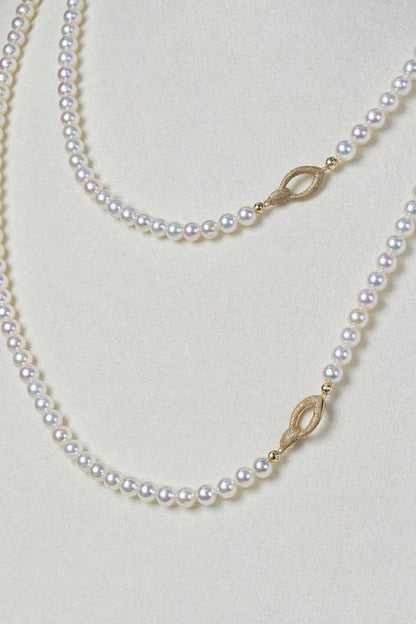 Close-up of High Luster 4.5–5 mm Cultured Freshwater Pearl necklace showing pearl luster, nacre and craftsmanship detail
