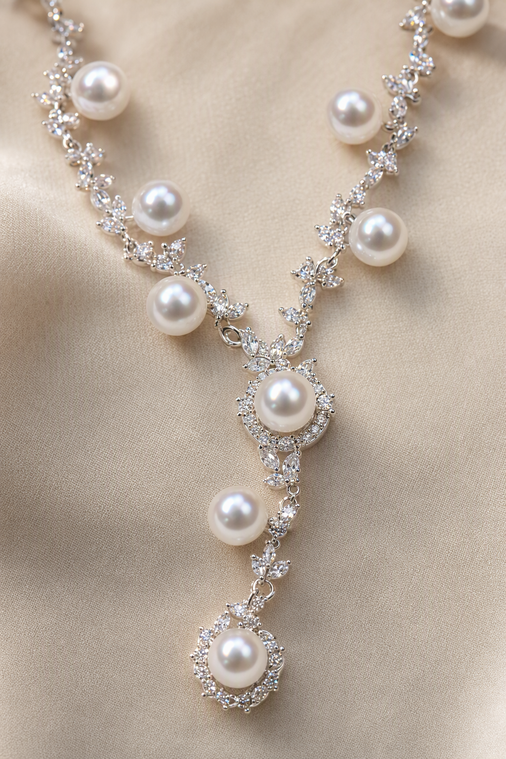 Close-up of Mirror Luster 6–7 mm Freshwater Pearl necklace showing pearl luster, nacre and craftsmanship detail