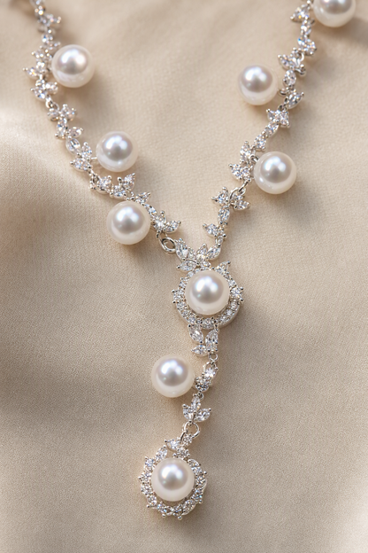 Close-up of Mirror Luster 6–7 mm Freshwater Pearl necklace showing pearl luster, nacre and craftsmanship detail