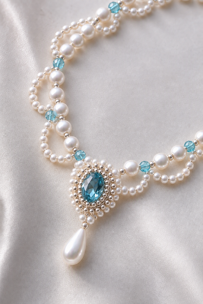 Close-up of Mirror Luster 3–4 mm / 5–6 mm / 7–10 mm Freshwater Pearl necklace showing pearl luster, nacre and craftsmanship detail