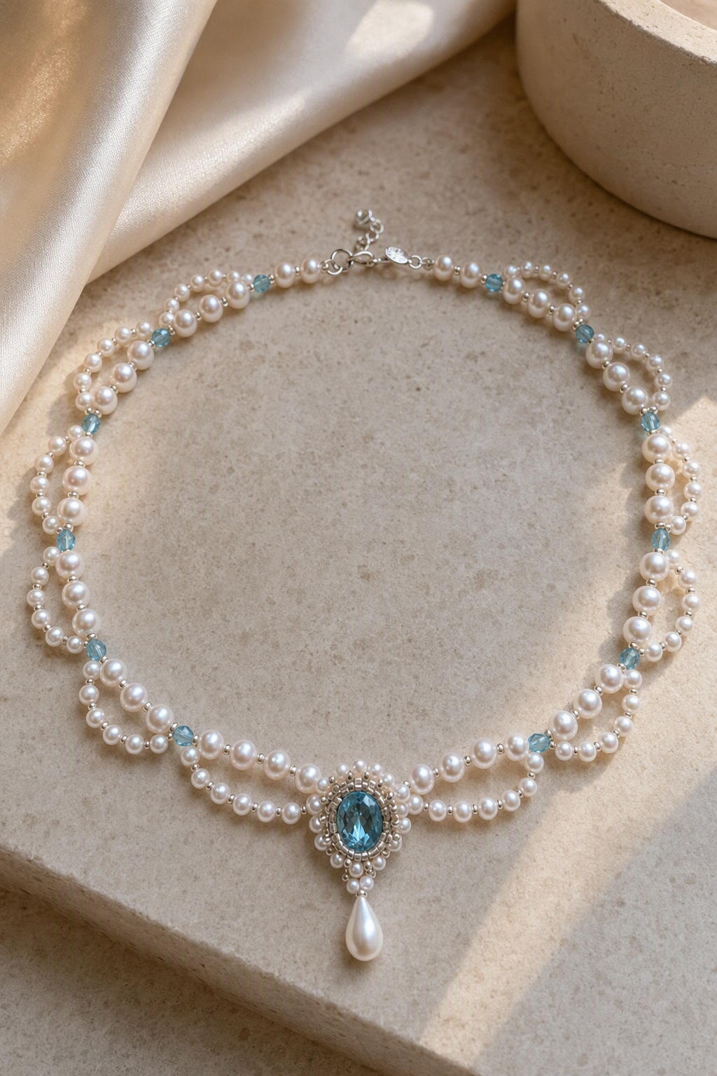 Mirror Luster 3–4 mm / 5–6 mm / 7–10 mm Freshwater Pearl necklace in an elegant still-life luxury setting