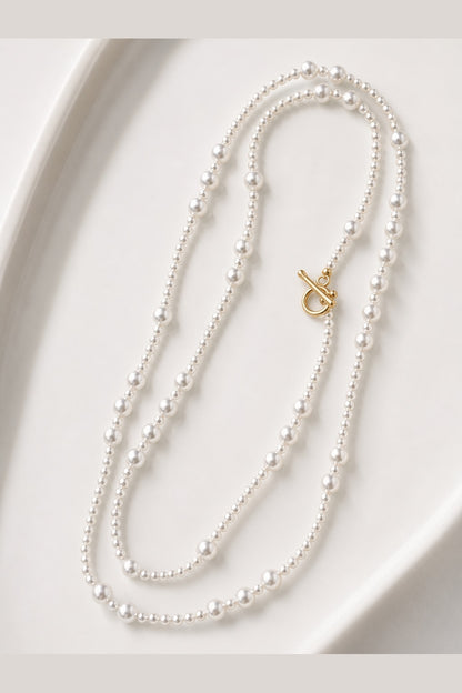 White freshwater pearl necklace with mirror-like luster and S925 silver details