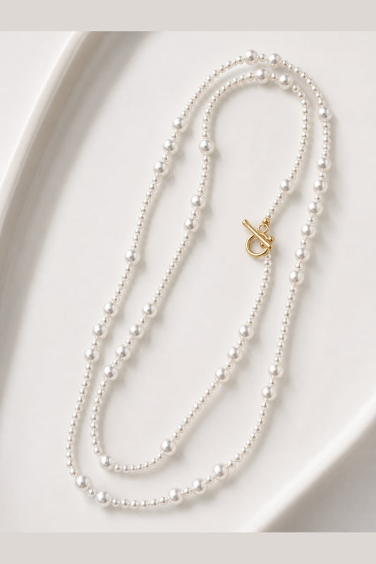 White freshwater pearl necklace with mirror-like luster and S925 silver details